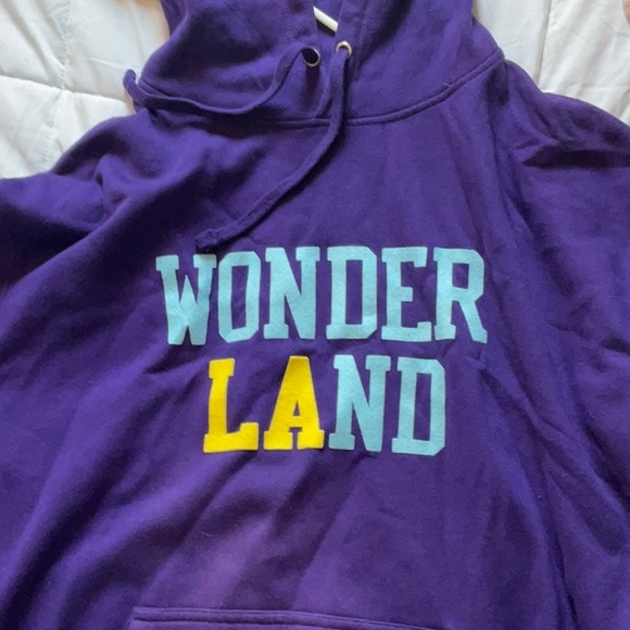 Wonderland Sweat Shirt. Size L/XL Women’s - Picture 2 of 3